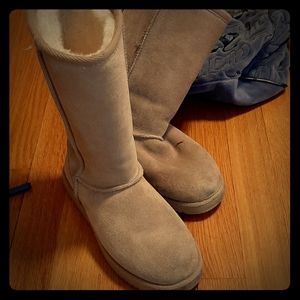 Brand new never worn Ugg boots Light tan